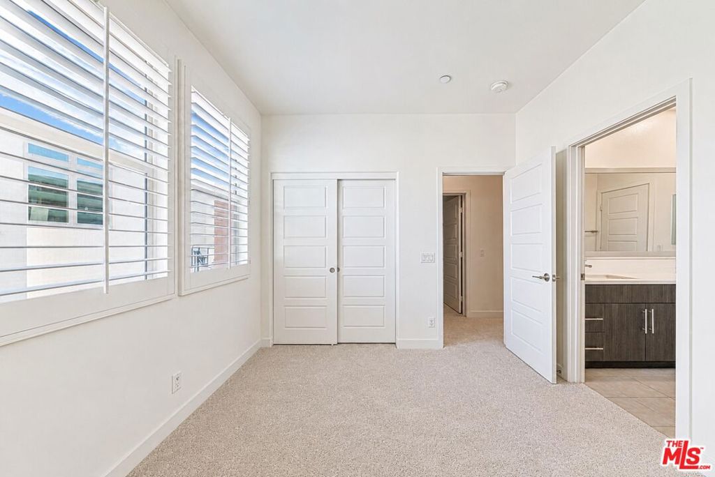 150 Newall Property Photo 22