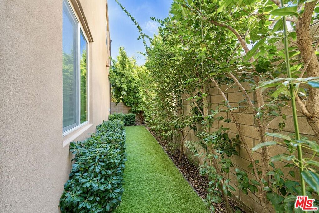 150 Newall Property Photo 26