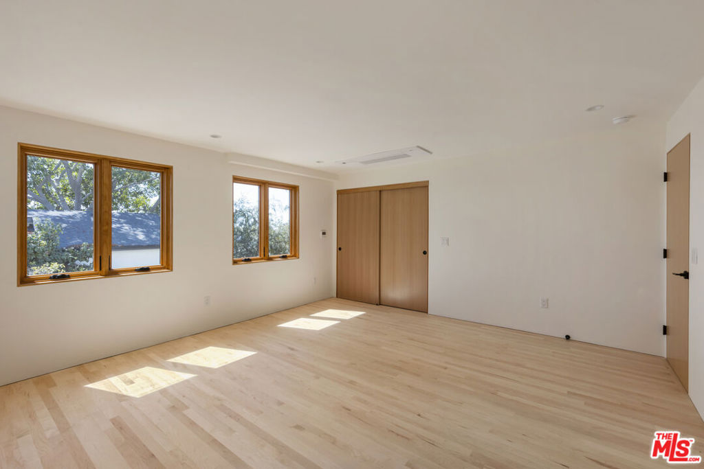 1619 1/2 N Benton Way Property Photo 3