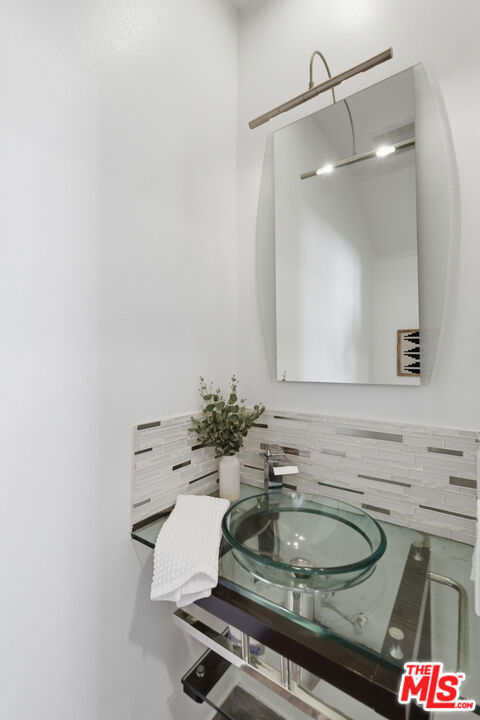 11110 Camarillo Street 122 Property Photo 10