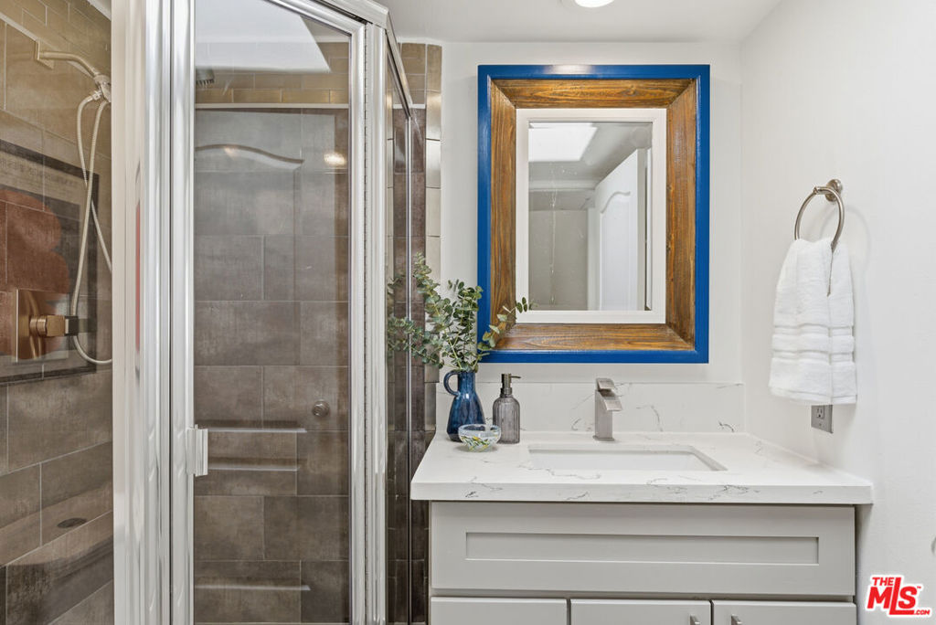 11110 Camarillo Street 122 Property Photo 12