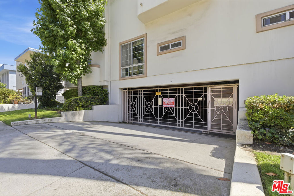 11110 Camarillo Street 122 Property Photo 28