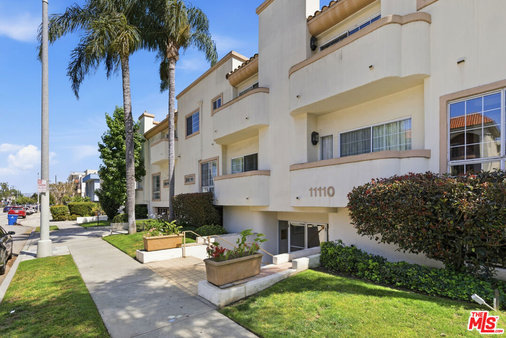 11110 Camarillo Street 122 Property Photo 29
