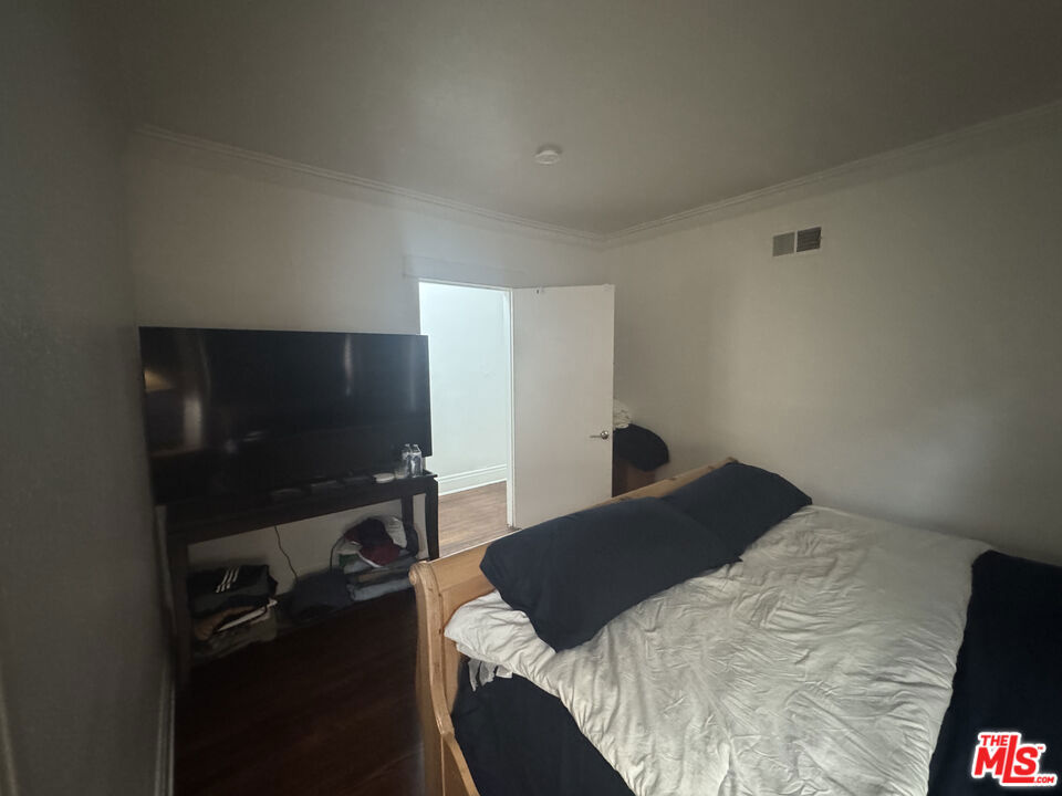 301 S Norton Avenue Property Photo 15