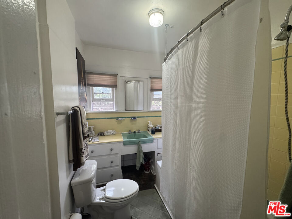 301 S Norton Avenue Property Photo 16