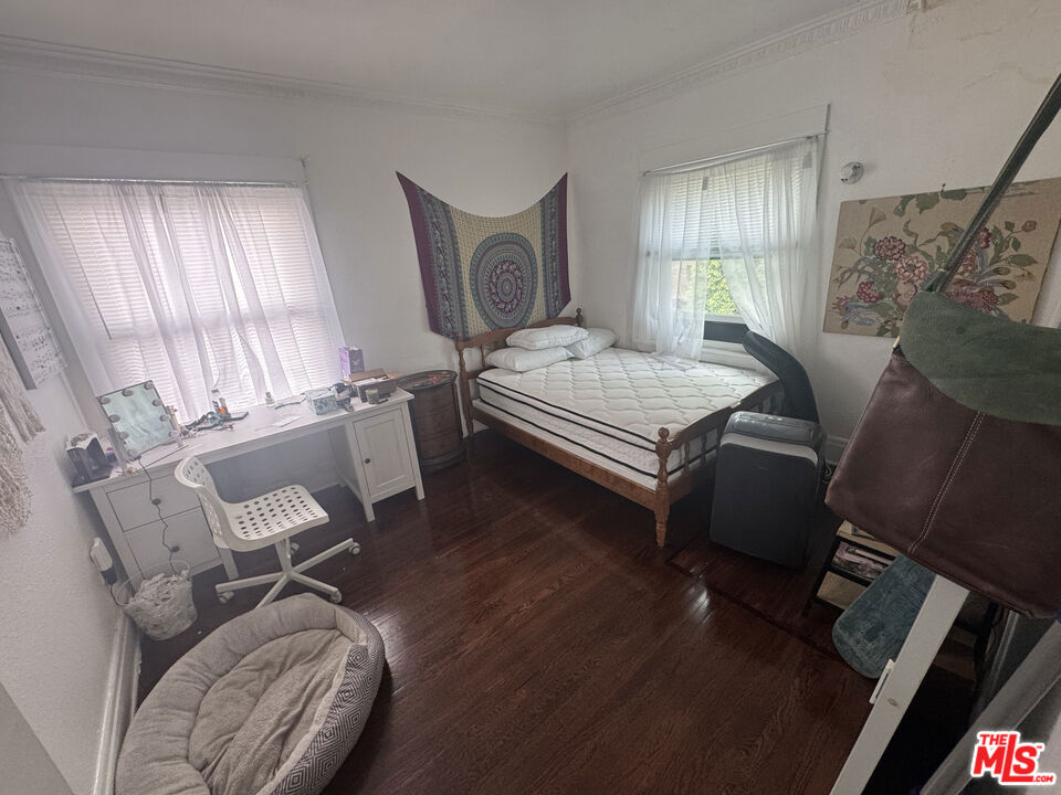 301 S Norton Avenue Property Photo 17