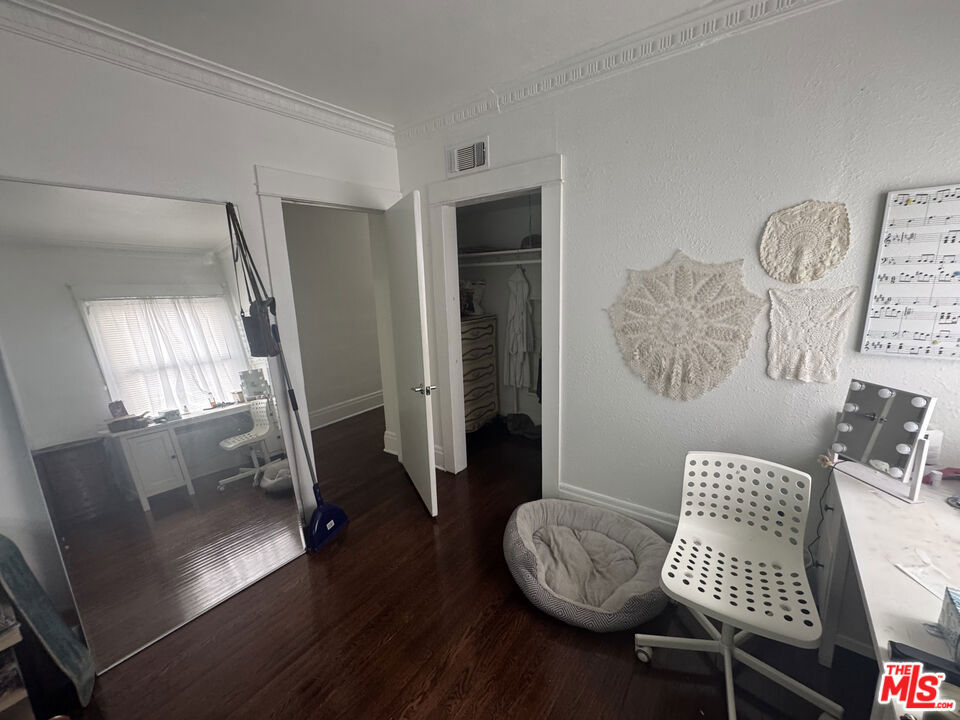 301 S Norton Avenue Property Photo 18