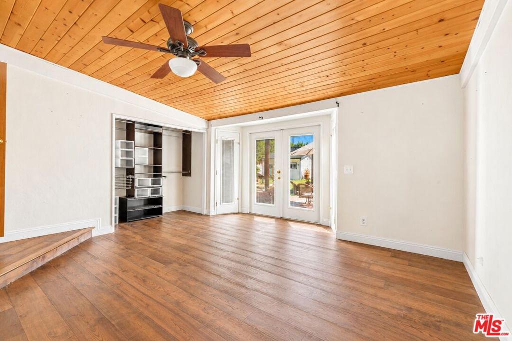 5738 Rhodes Avenue Property Photo 11