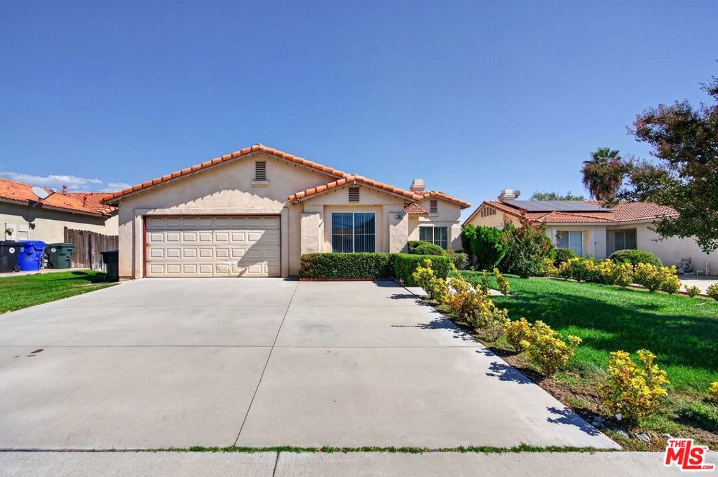 1657 Clyde Street Property Photo 2