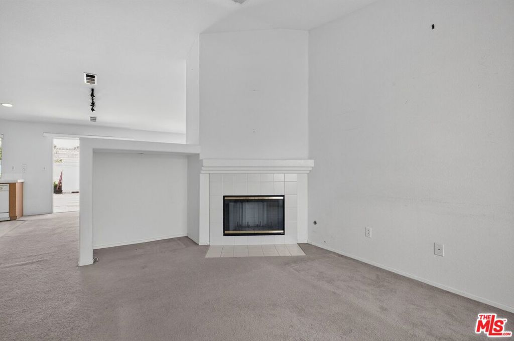 1657 Clyde Street Property Photo 7