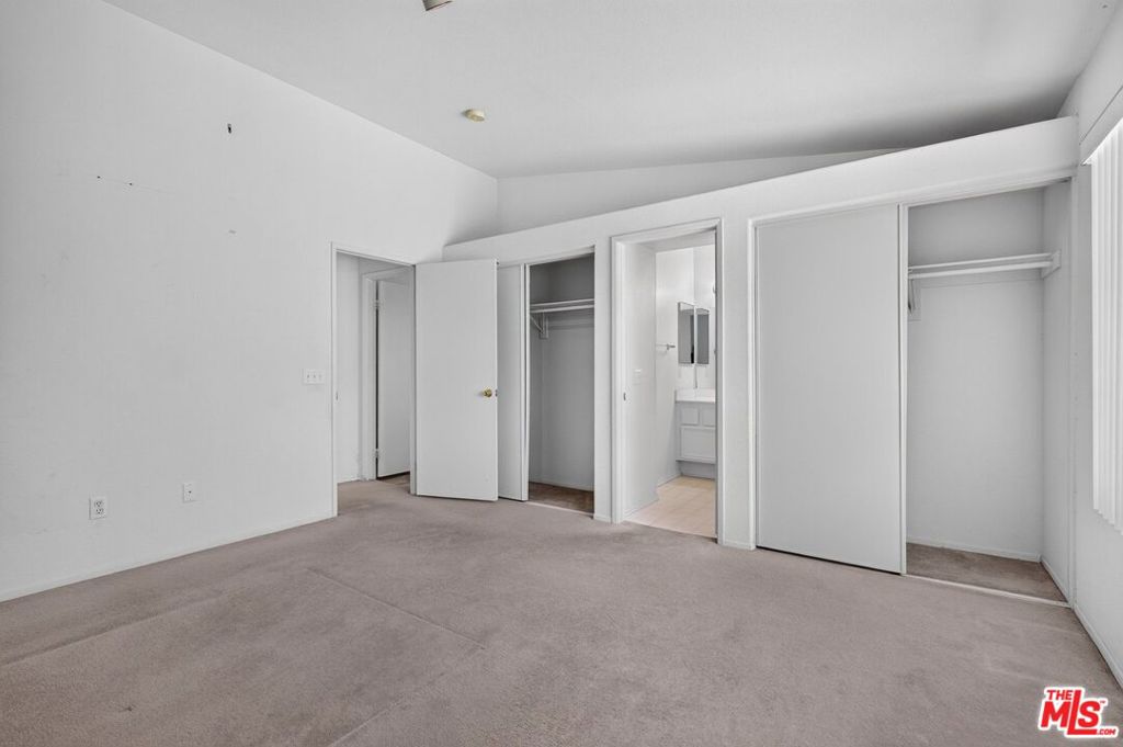 1657 Clyde Street Property Photo 13