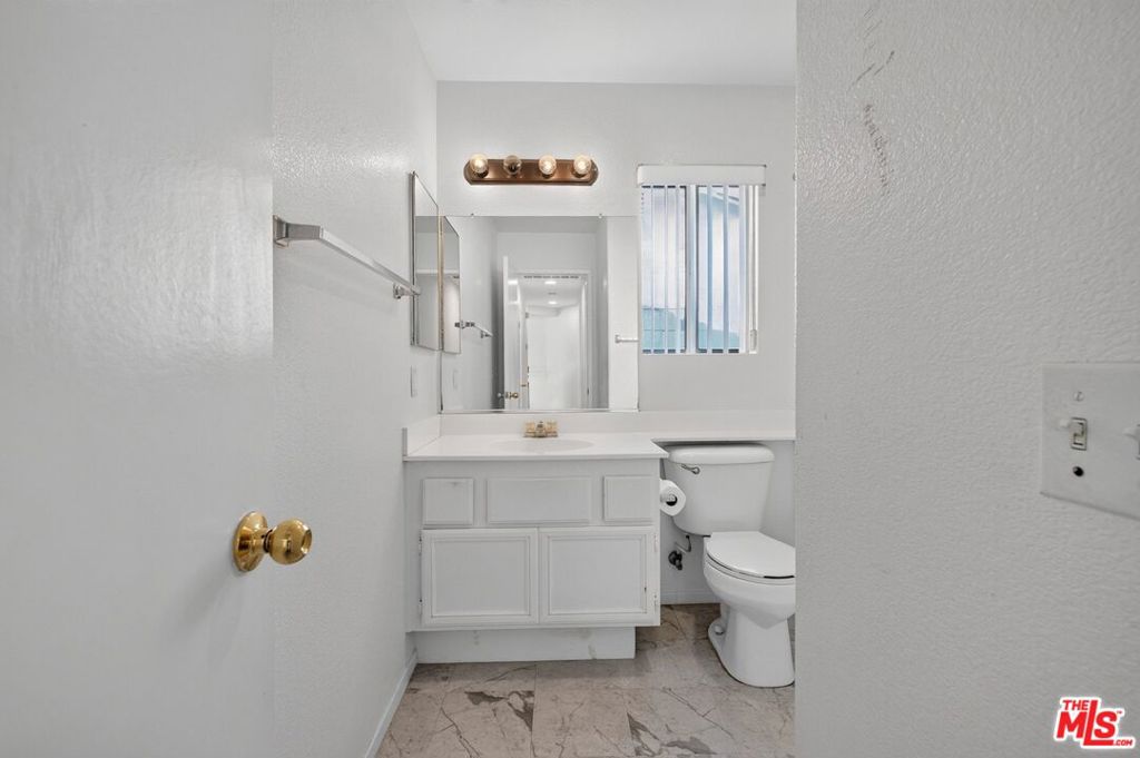 1657 Clyde Street Property Photo 14