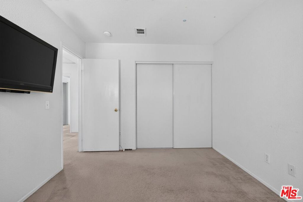 1657 Clyde Street Property Photo 19