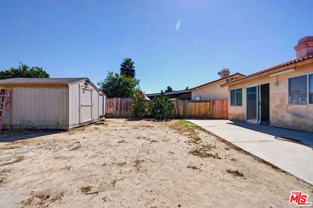 1657 Clyde Street Property Photo 22