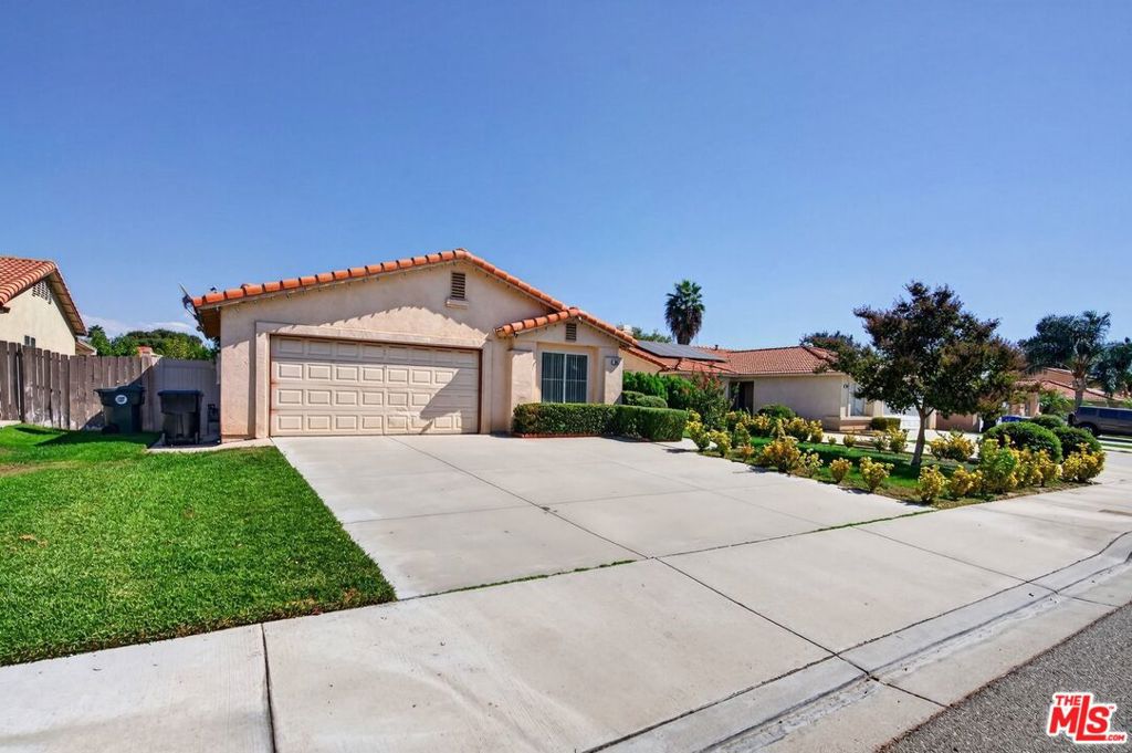 1657 Clyde Street Property Photo 27