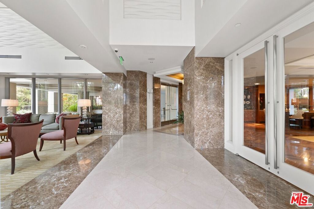 10700 Wilshire Boulevard 406 Property Photo 16