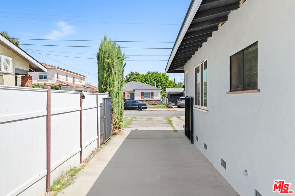 5355 N Delta Street Property Photo 5