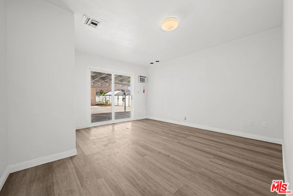 5355 N Delta Street Property Photo 18
