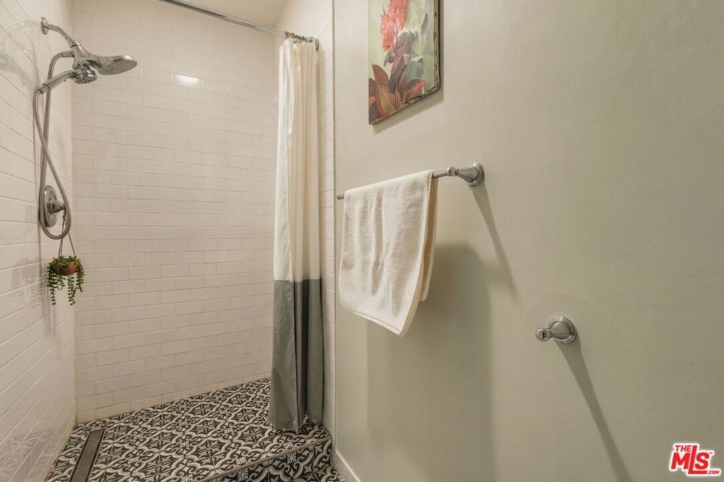 1833 Armacost Avenue Property Photo 29