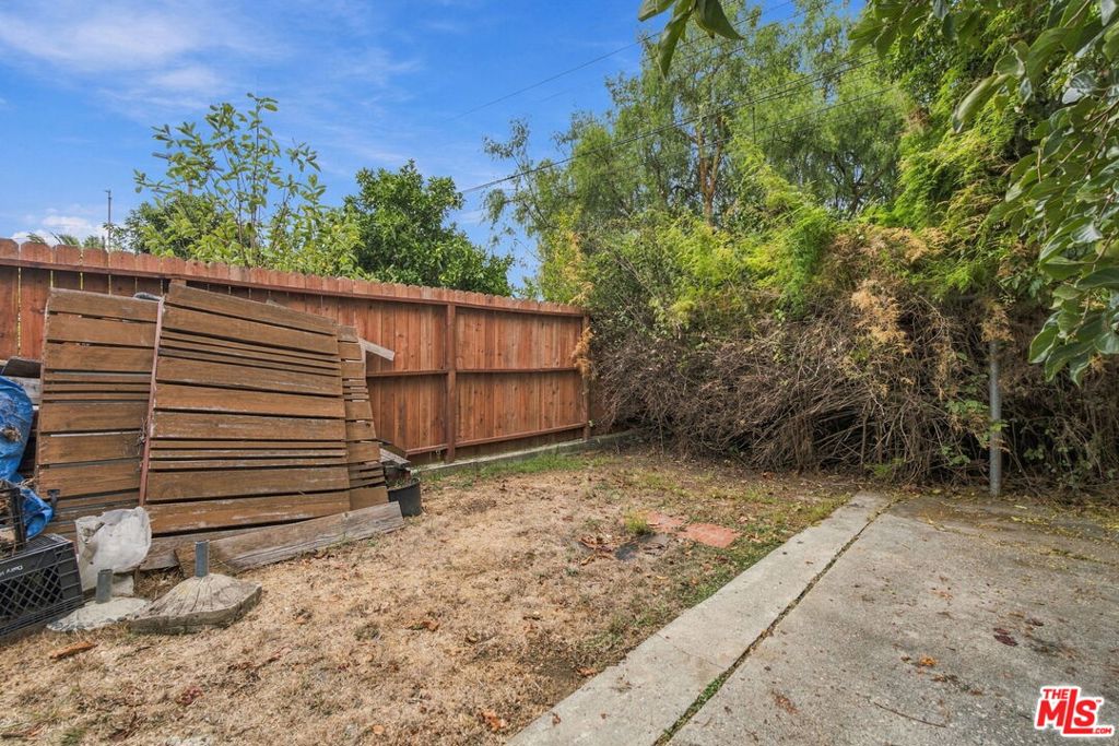 1833 Armacost Avenue Property Photo 36