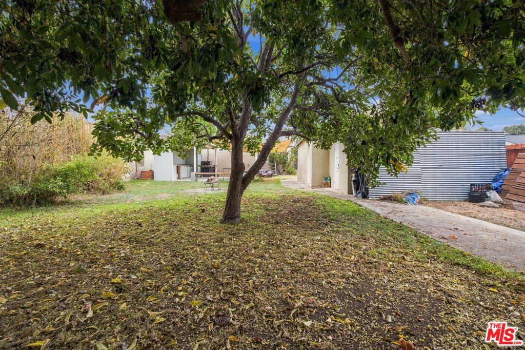 1833 Armacost Avenue Property Photo 37
