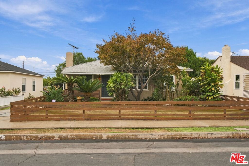 1833 Armacost Avenue Property Photo 38
