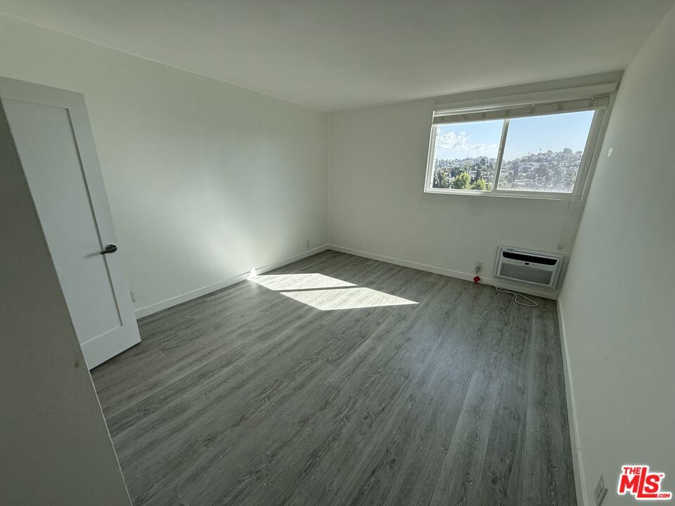 3461 Waverly Drive 306 Property Photo 11