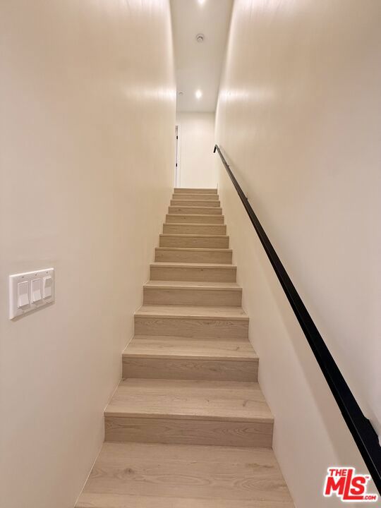2707 Benedict Street 1/2 Property Photo 12