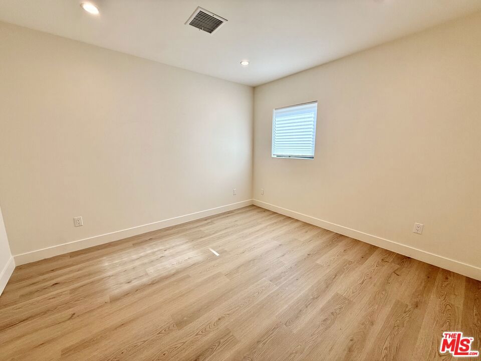 2707 Benedict Street 1/2 Property Photo 13