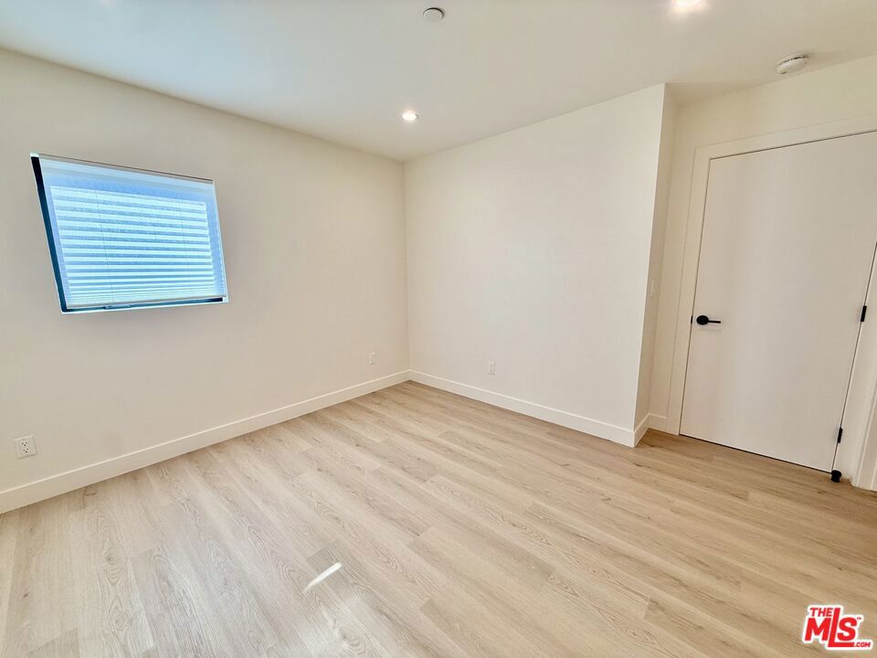 2707 Benedict Street 1/2 Property Photo 16