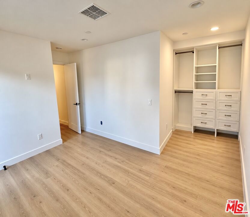 2707 Benedict Street 1/2 Property Photo 20