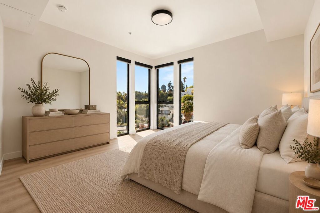 3004 Sunset Boulevard 520 Property Photo 6