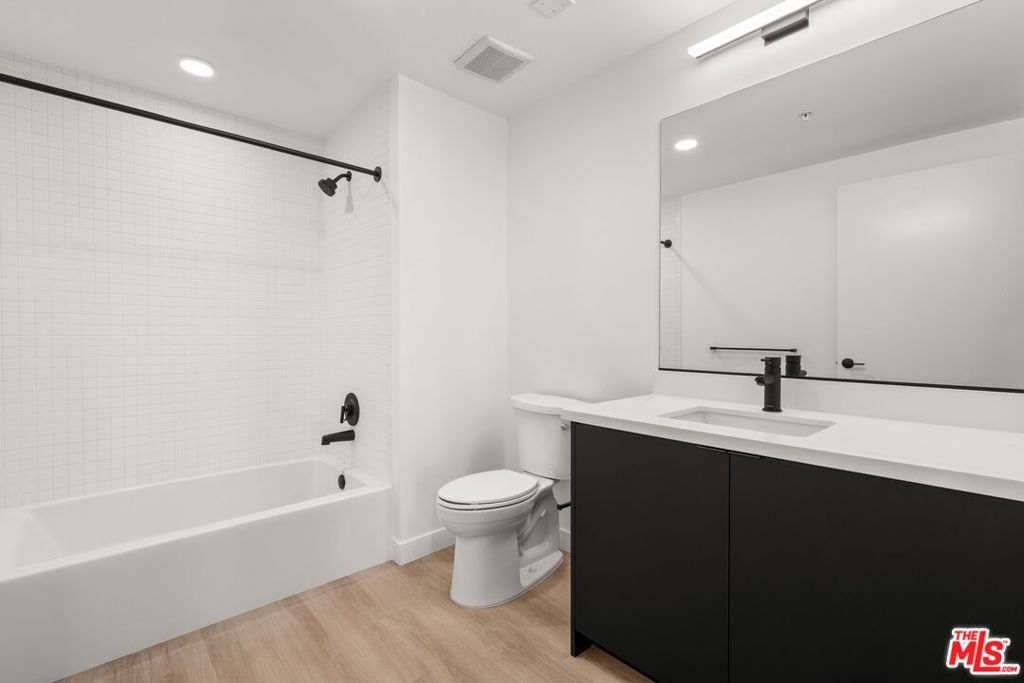 3004 Sunset Boulevard 520 Property Photo 7
