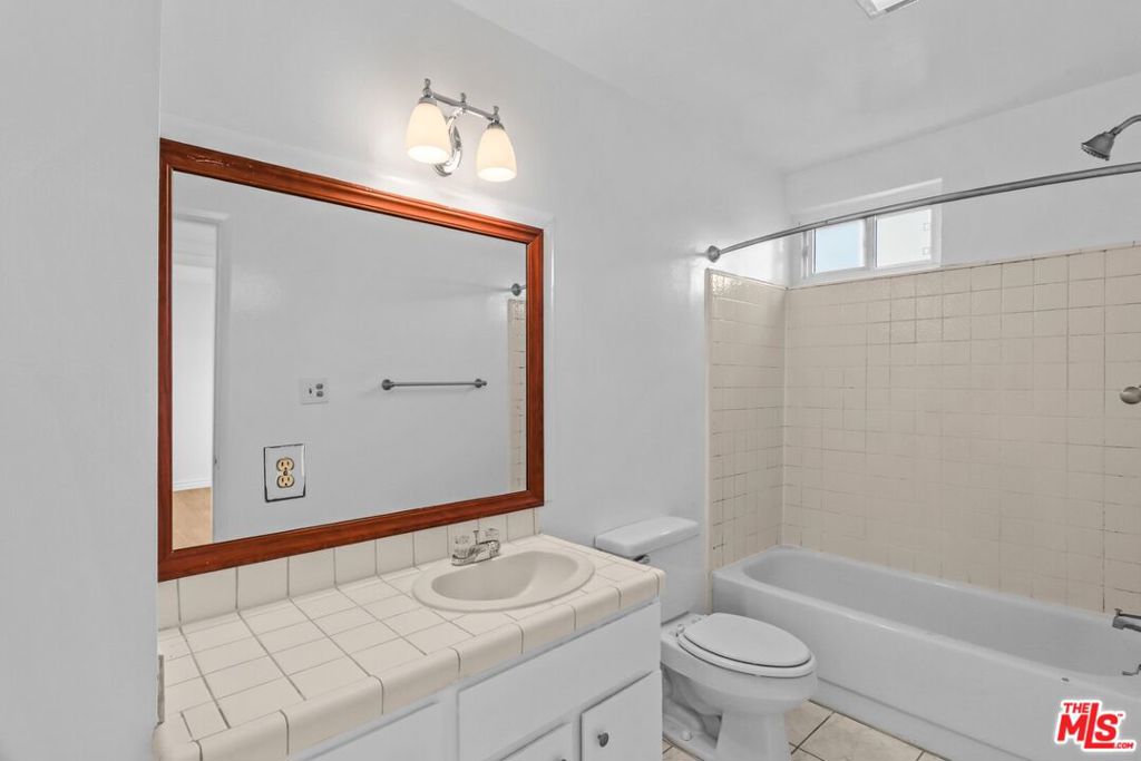4610 Densmore Avenue 12 Property Photo 27