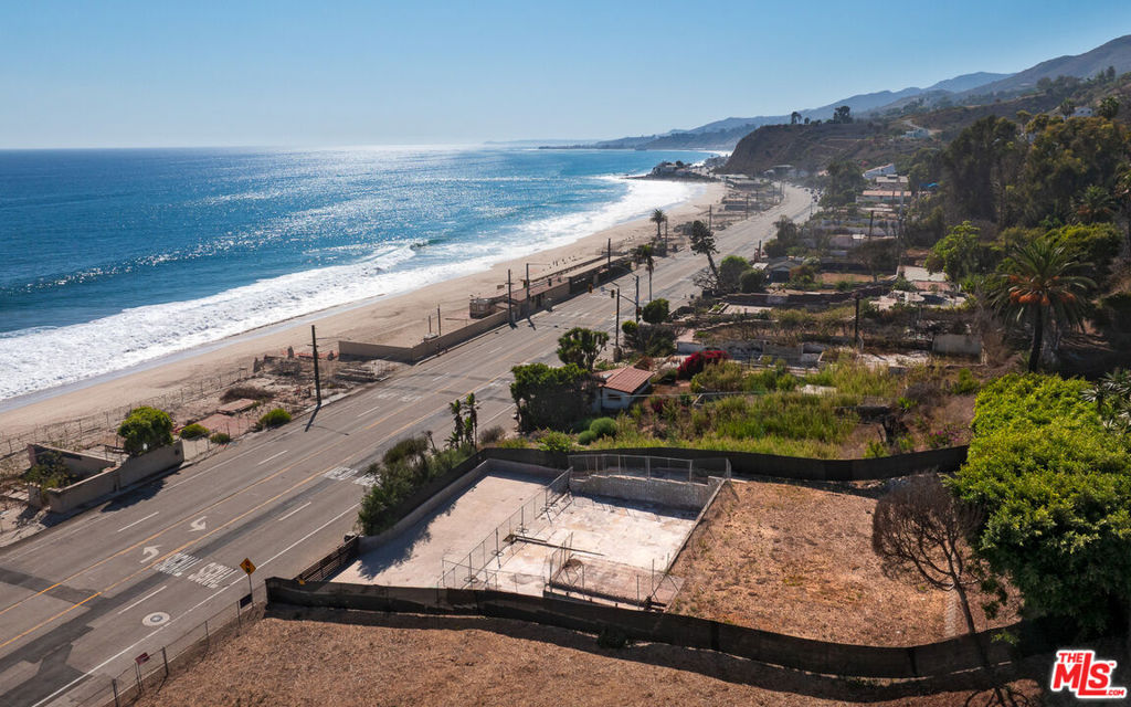 21415 Pacific Coast Highway Property Photo 3
