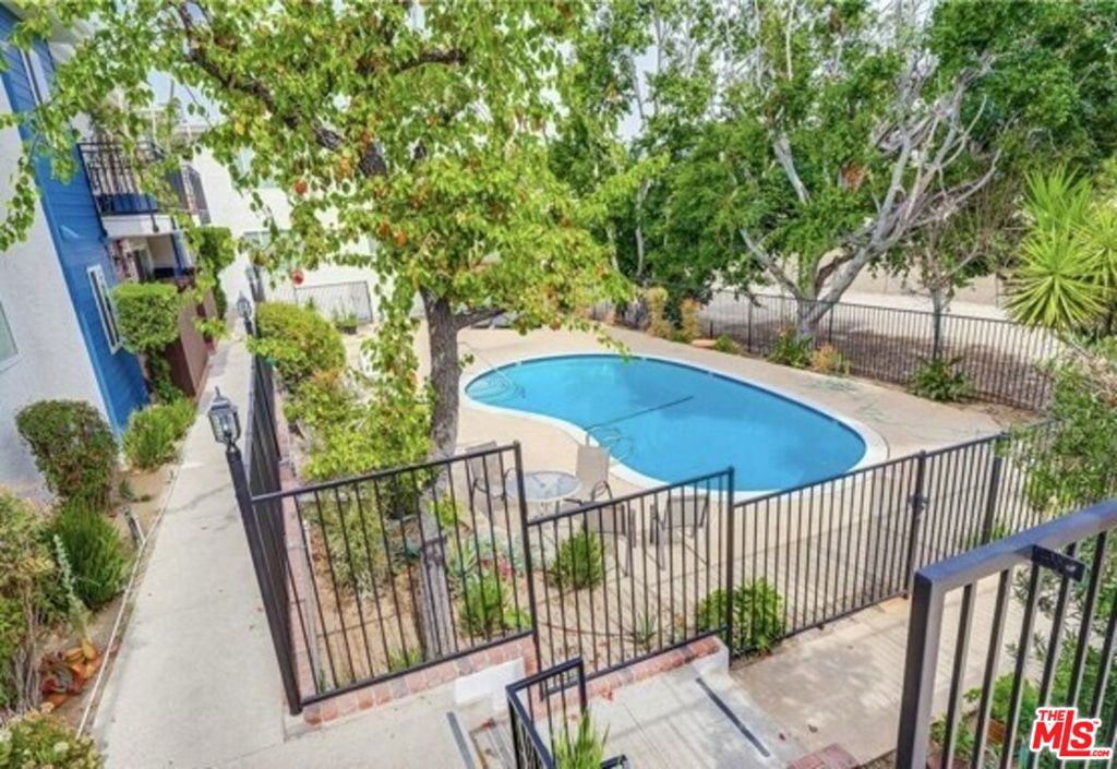 5252 Coldwater Canyon Avenue 207 Property Photo 5