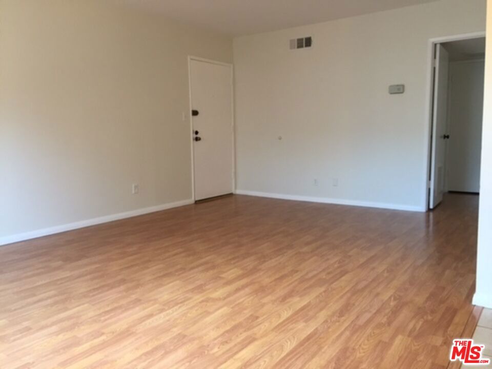 5252 Coldwater Canyon Avenue 207 Property Photo 7