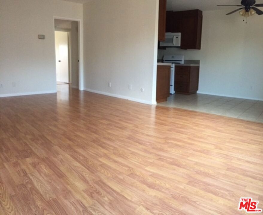 5252 Coldwater Canyon Avenue 207 Property Photo 8