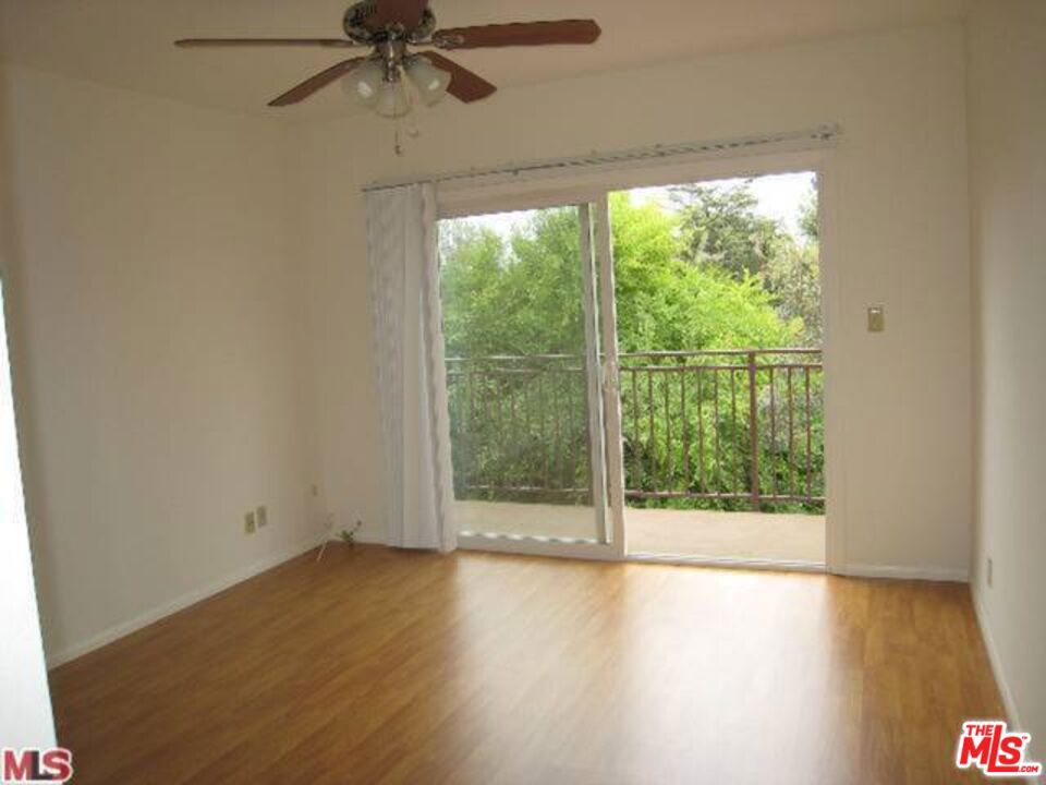 5252 Coldwater Canyon Avenue 207 Property Photo 13