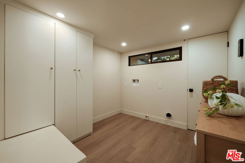 579 Crane Boulevard Property Photo 29