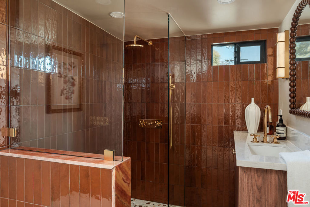 579 Crane Boulevard Property Photo 31