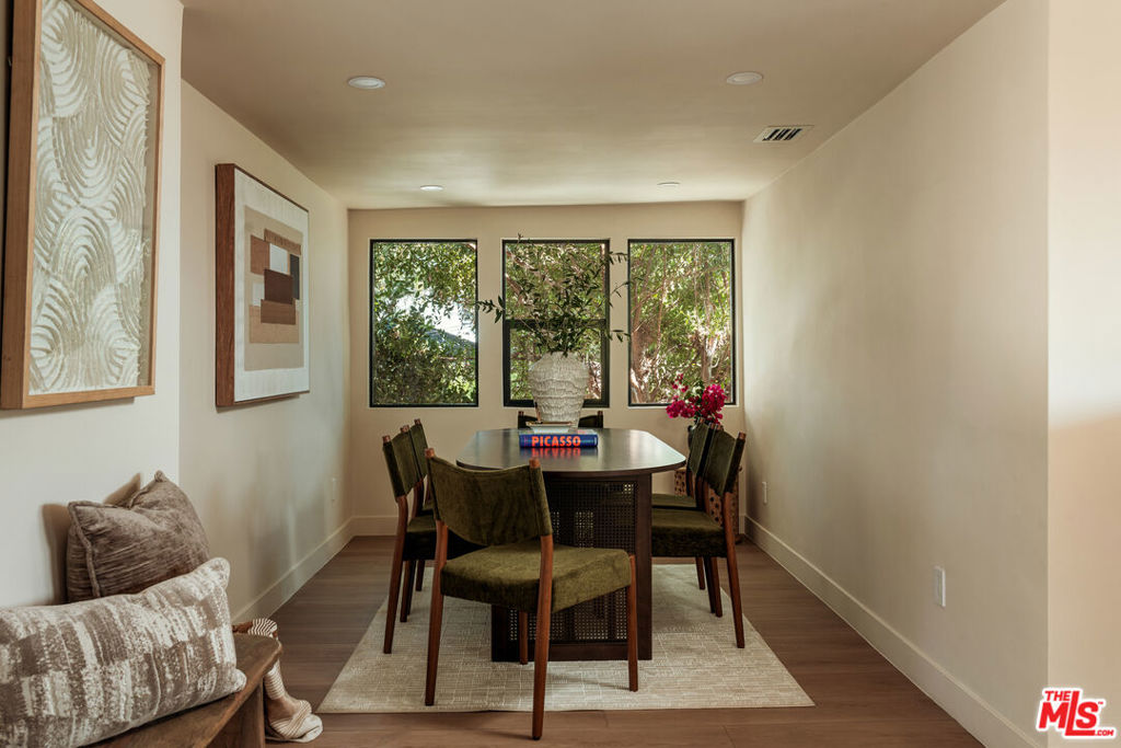 579 Crane Boulevard Property Photo 34