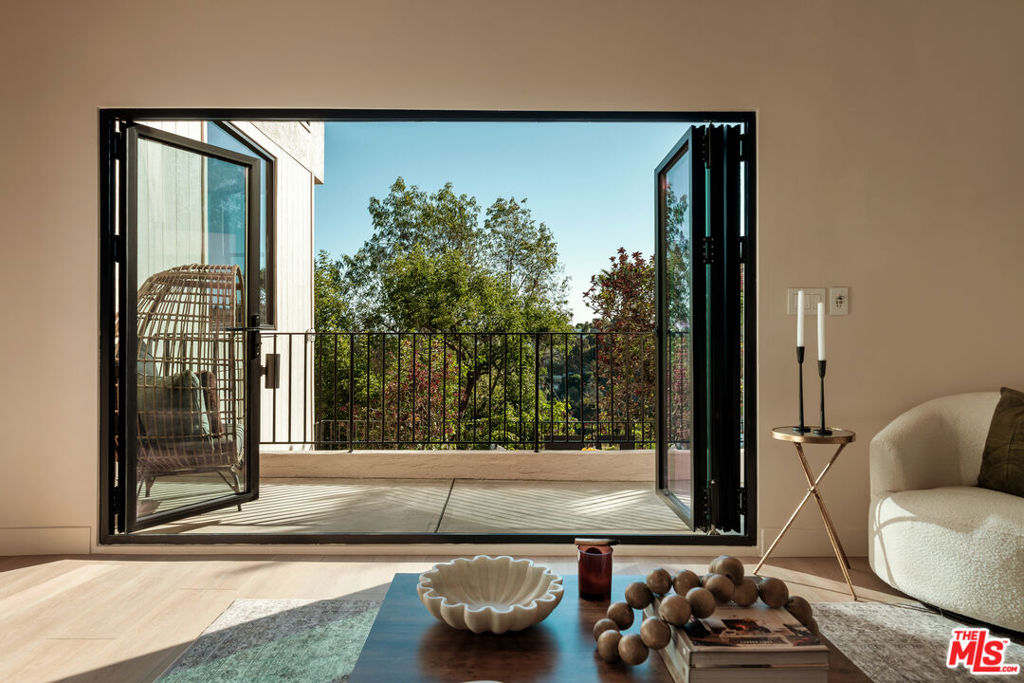 579 Crane Boulevard Property Photo 37
