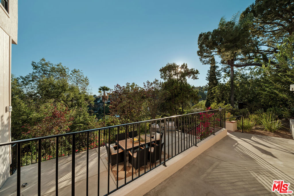 579 Crane Boulevard Property Photo 40