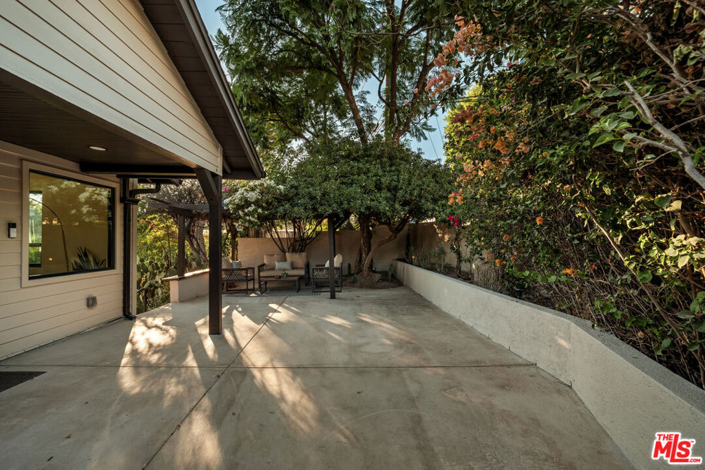 579 Crane Boulevard Property Photo 43