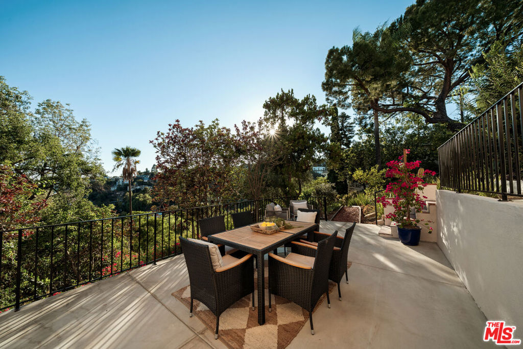 579 Crane Boulevard Property Photo 44