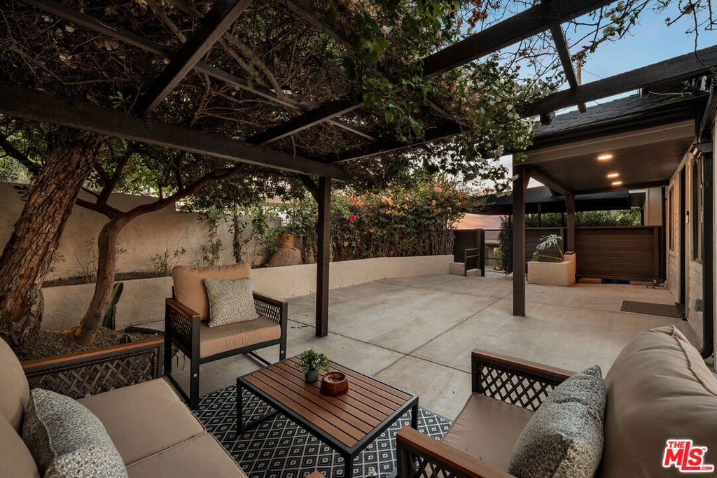579 Crane Boulevard Property Photo 46