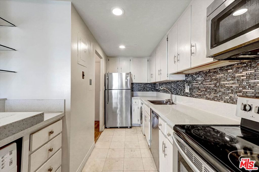 10450 Wilshire Boulevard 4f Property Photo 9