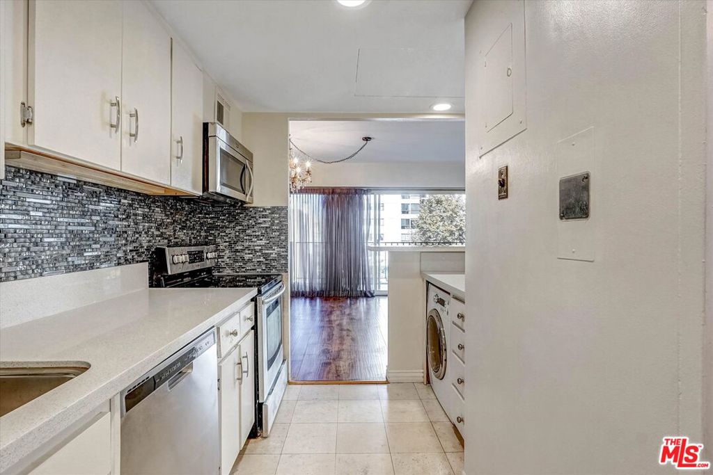 10450 Wilshire Boulevard 4f Property Photo 10
