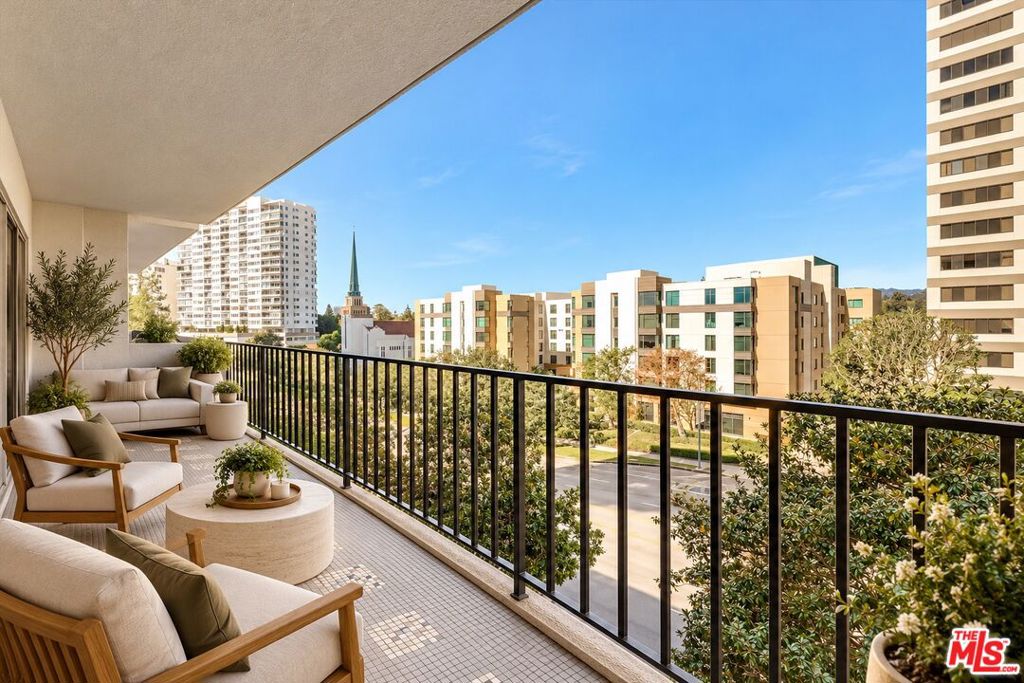 10450 Wilshire Boulevard 4f Property Photo 16